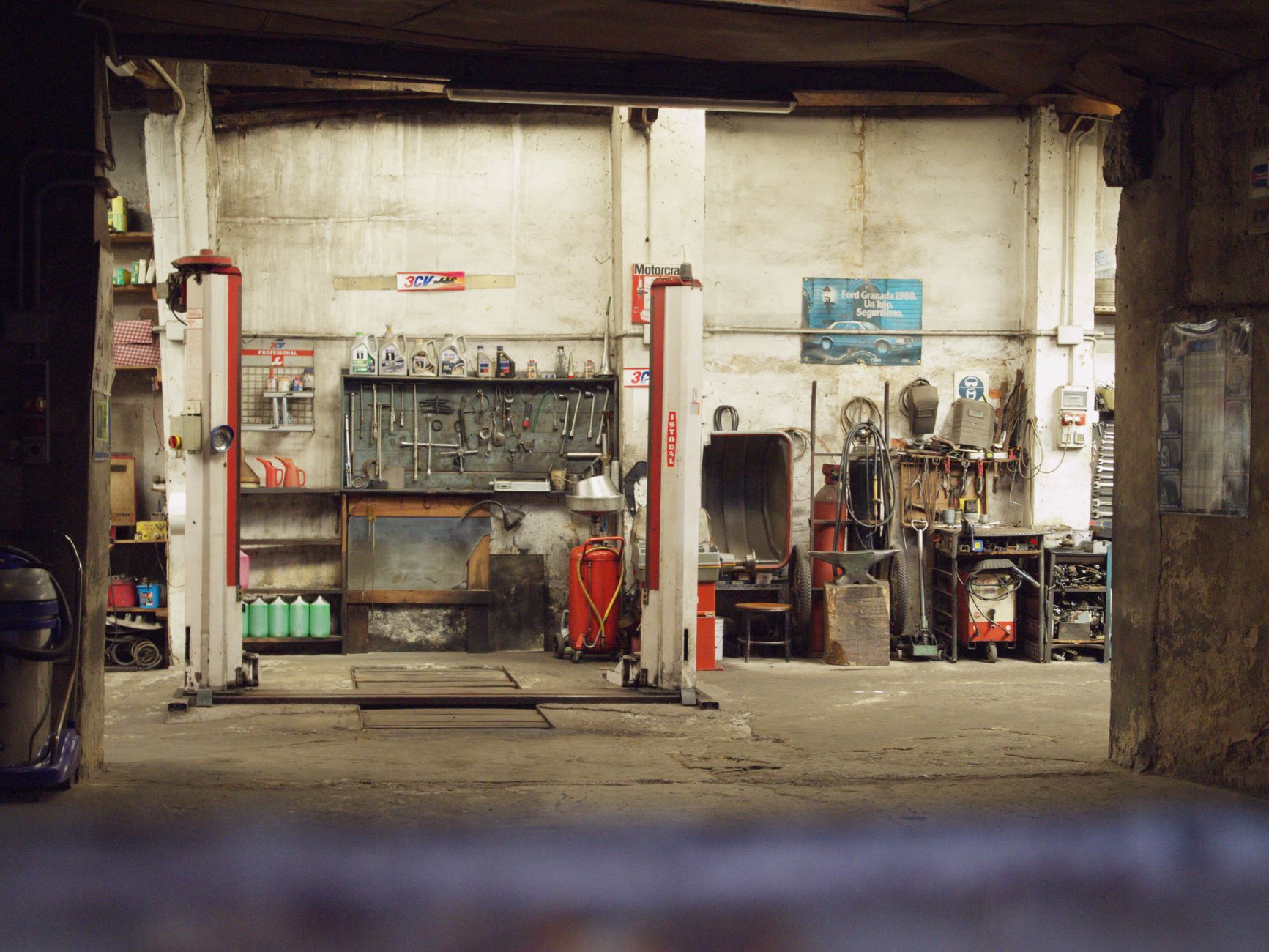 Repar'Auto : services offerts et réalité d’un garage automobile — garage automobile outils de mécanicien